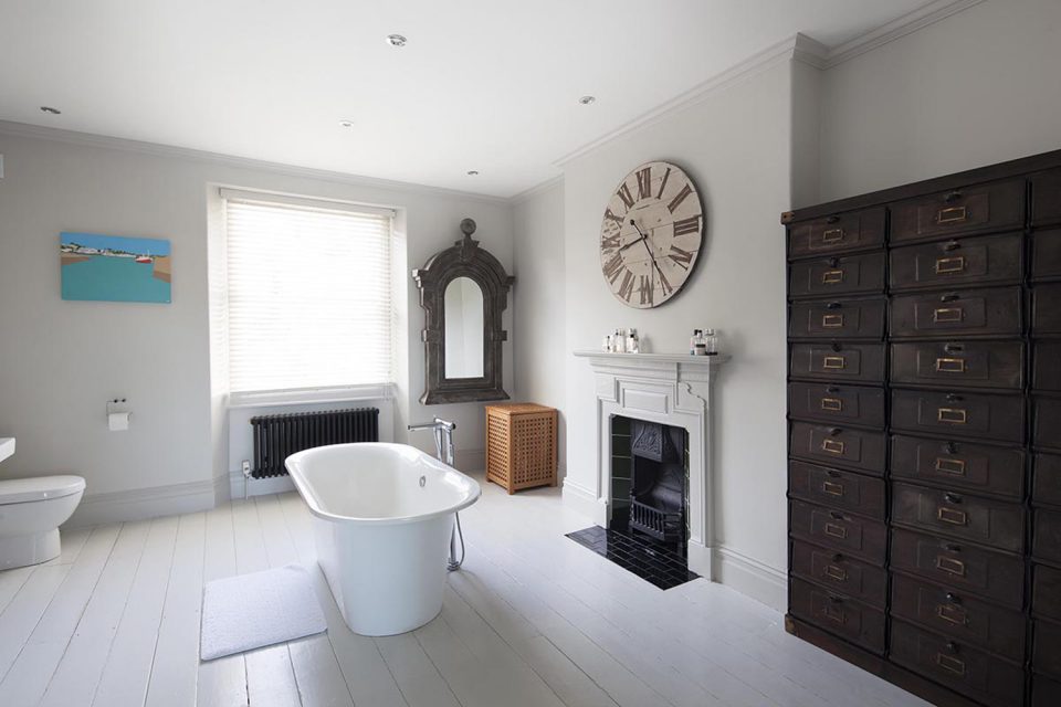 Architecture Photographer in Cornwall: Bathroom in Cornwall with fantastic interior design and architecture