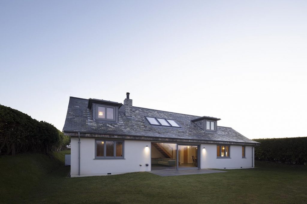 ‘Stymies’ renovated bungalow at Constantine Bay for Catje De Haas Architect